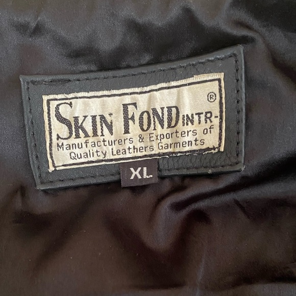 Harley-Davidson Men’s XL Black Leather Vest Pins Patches Motorcycle Biker - Picture 5 of 16